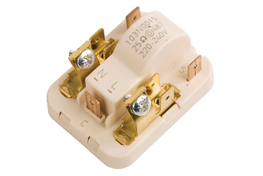 Замена пускозащитного реле холодильника в Протвино